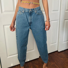 Load image into Gallery viewer, Levi’s 512
